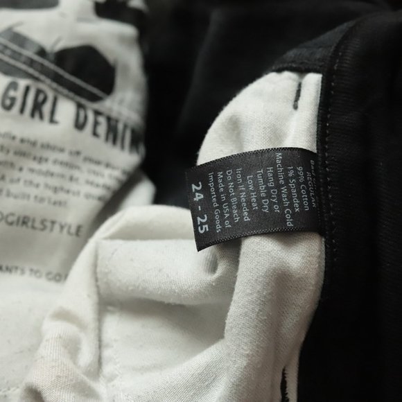 Bad Girl Denim shorts - Picture 5 of 5